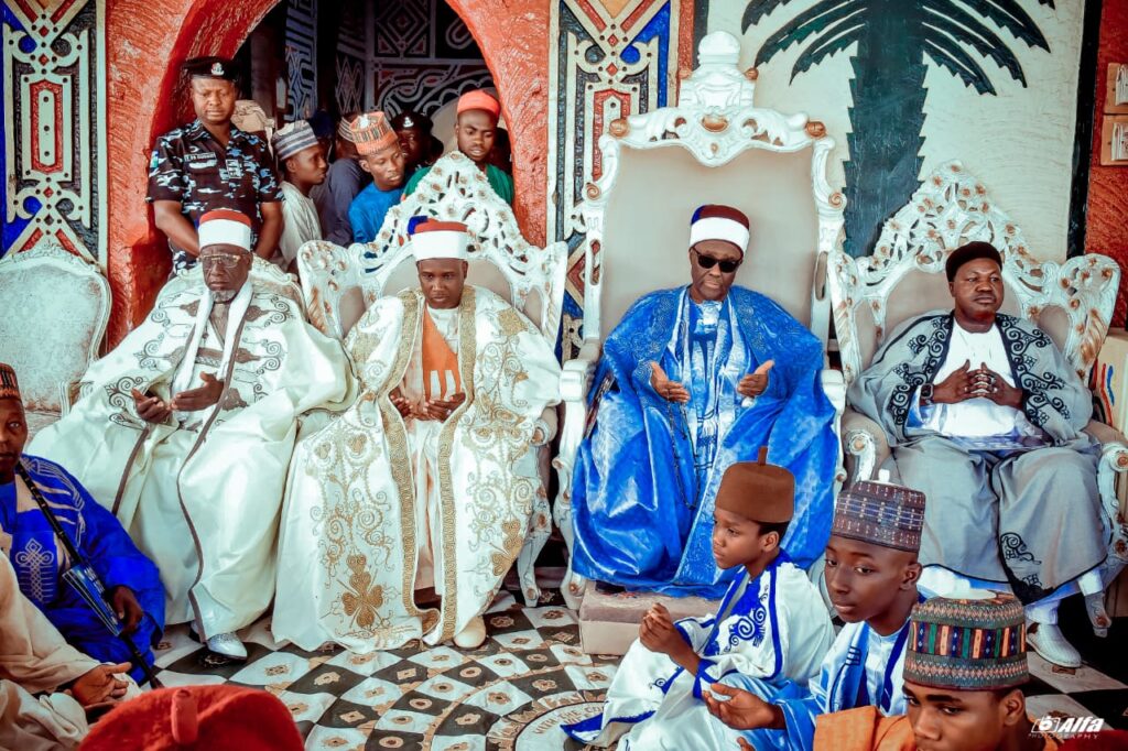 Fika Emirate Bestows Traditional Titles on Six Distinguished Personalities