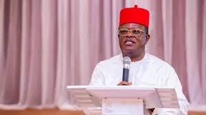 Umahi says government compiling list of affected roads for private sector evaluation after NNPCL halts funding